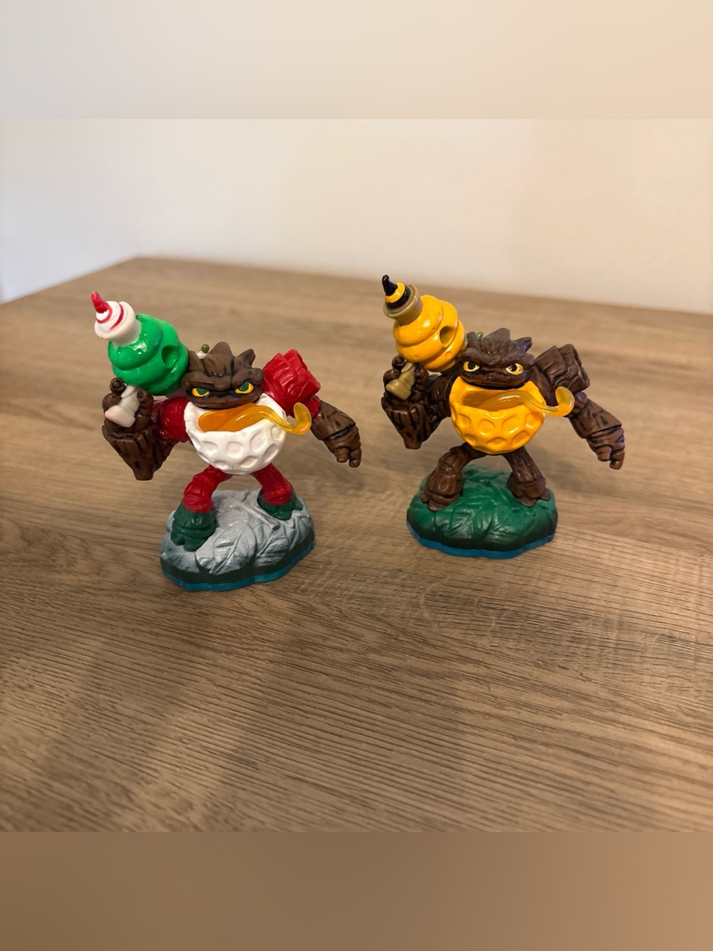 Lot of 2 Skylanders Bumble blast & Christmas Bumble blast